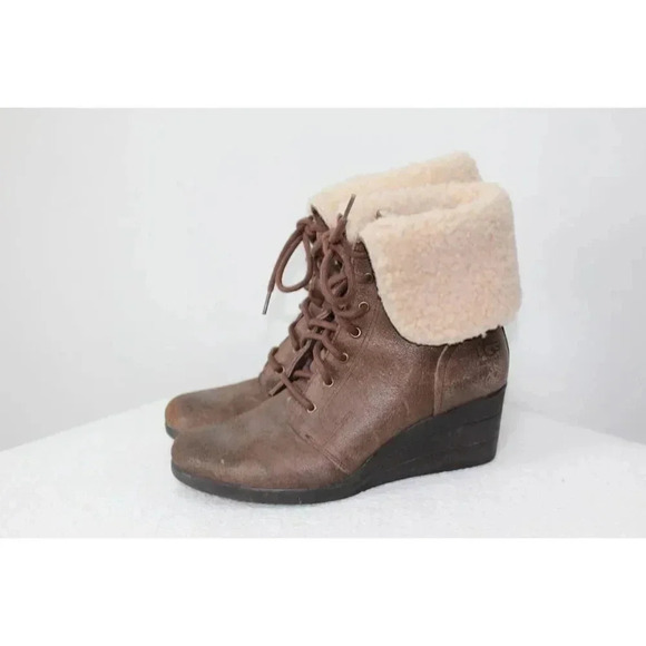 UGG ZEA leather wedge booties 11 - Picture 3 of 13